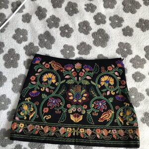 Zara Black Mini Skirt with Multicolor Embroidery